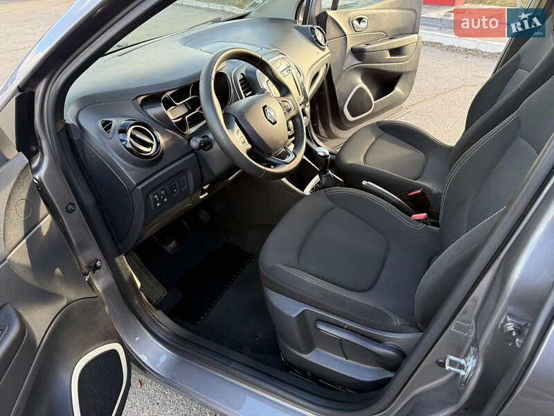 Внедорожник / Кроссовер Renault Captur 2020 в Днепре