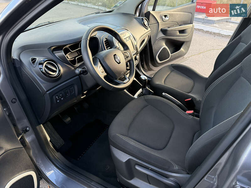 Внедорожник / Кроссовер Renault Captur 2020 в Днепре