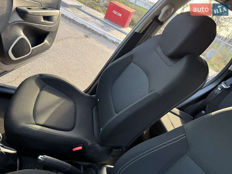 Внедорожник / Кроссовер Renault Captur 2020 в Днепре