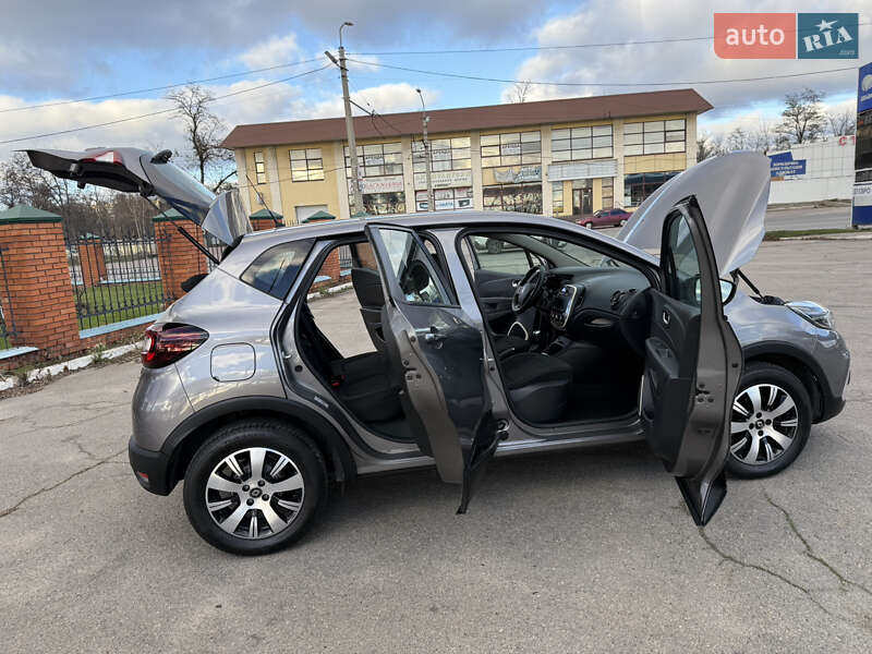 Внедорожник / Кроссовер Renault Captur 2020 в Днепре
