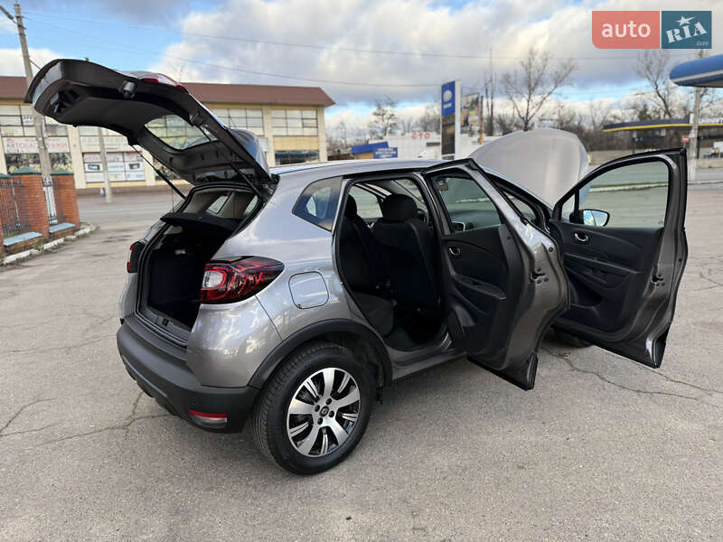 Внедорожник / Кроссовер Renault Captur 2020 в Днепре