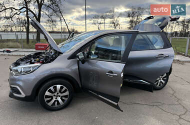 Внедорожник / Кроссовер Renault Captur 2020 в Днепре
