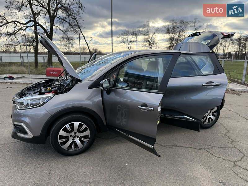 Внедорожник / Кроссовер Renault Captur 2020 в Днепре