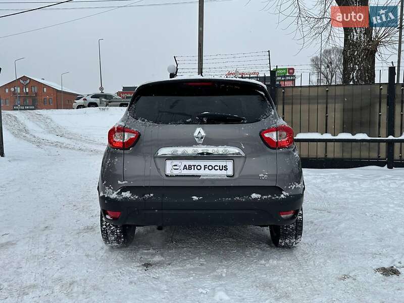 Позашляховик / Кросовер Renault Captur 2016 в Києві фото 6 Позашляховик / Кросовер Renault Captur 2016 в Києві