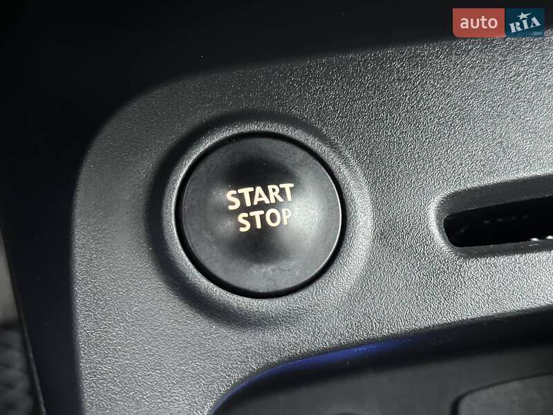 Позашляховик / Кросовер Renault Captur 2016 в Києві фото 18 Позашляховик / Кросовер Renault Captur 2016 в Києві