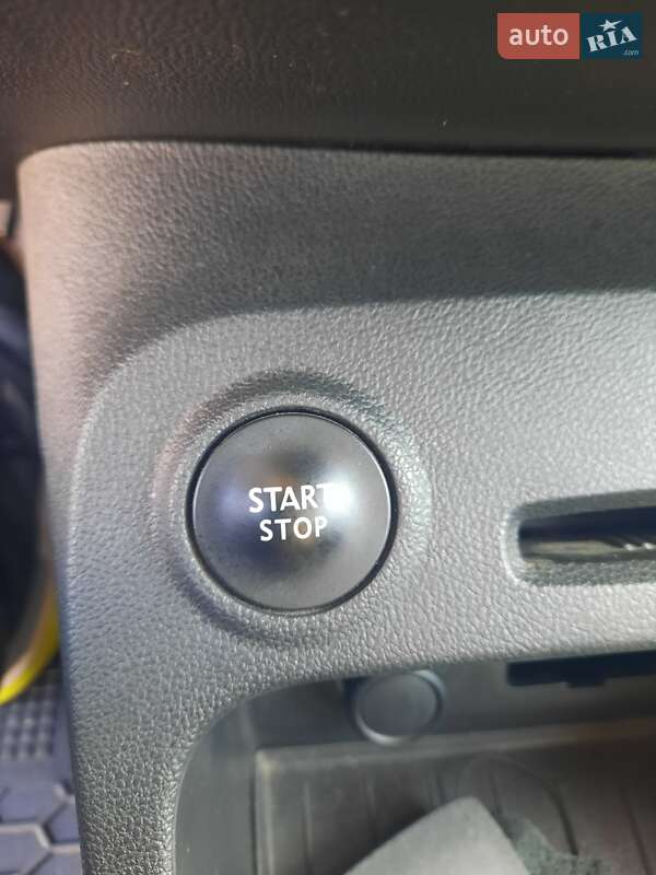 Внедорожник / Кроссовер Renault Captur 2019 в Одессе