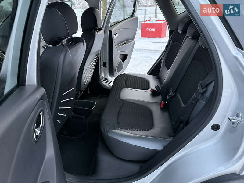 Внедорожник / Кроссовер Renault Captur 2016 в Днепре