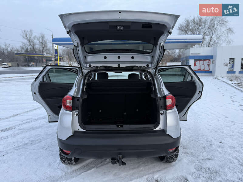 Внедорожник / Кроссовер Renault Captur 2016 в Днепре