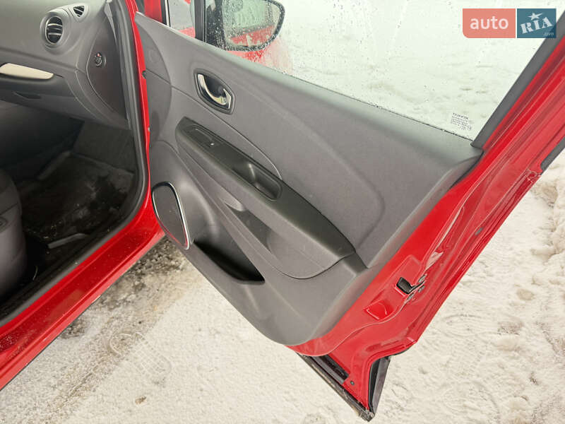 Внедорожник / Кроссовер Renault Captur 2017 в Чернигове