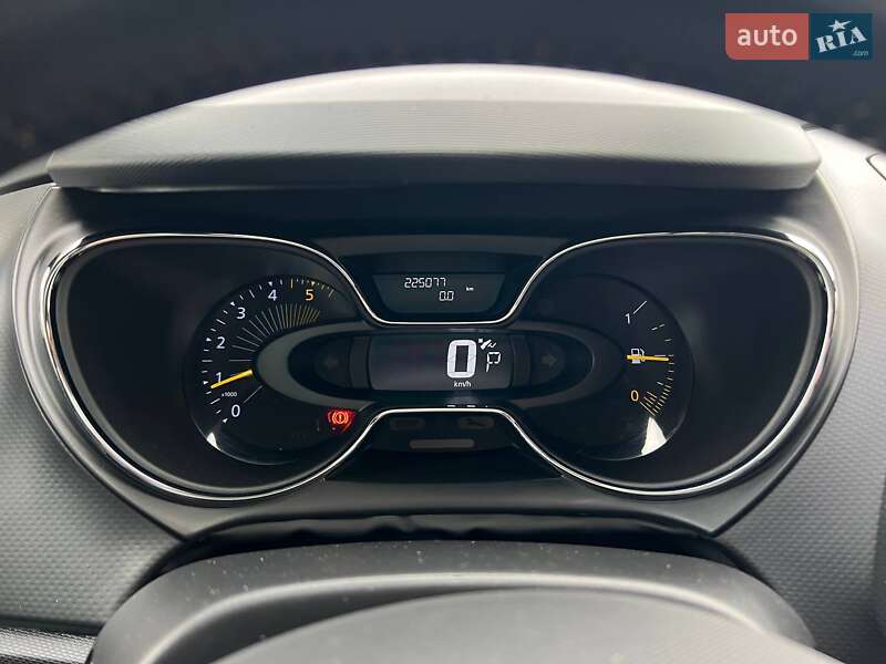 Позашляховик / Кросовер Renault Captur 2015 в Івано-Франківську фото 14 Позашляховик / Кросовер Renault Captur 2015 в Івано-Франківську