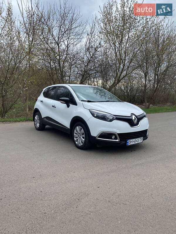 Внедорожник / Кроссовер Renault Captur 2015 в Великодолинском