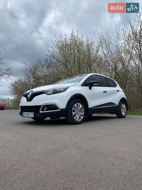 Внедорожник / Кроссовер Renault Captur 2015 в Великодолинском