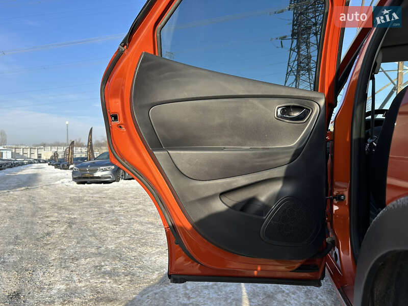 Позашляховик / Кросовер Renault Captur 2015 в Харкові