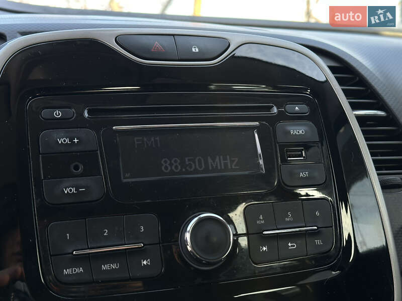 Позашляховик / Кросовер Renault Captur 2015 в Харкові