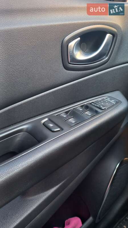 Позашляховик / Кросовер Renault Captur 2019 в Дніпрі фото 12 Позашляховик / Кросовер Renault Captur 2019 в Дніпрі