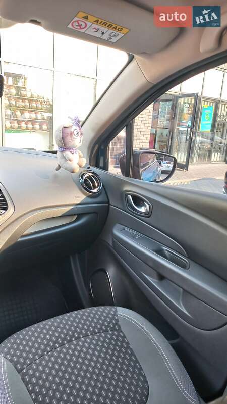 Позашляховик / Кросовер Renault Captur 2019 в Дніпрі фото 16 Позашляховик / Кросовер Renault Captur 2019 в Дніпрі