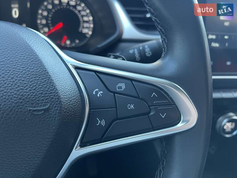 Позашляховик / Кросовер Renault Captur 2021 в Миколаєві