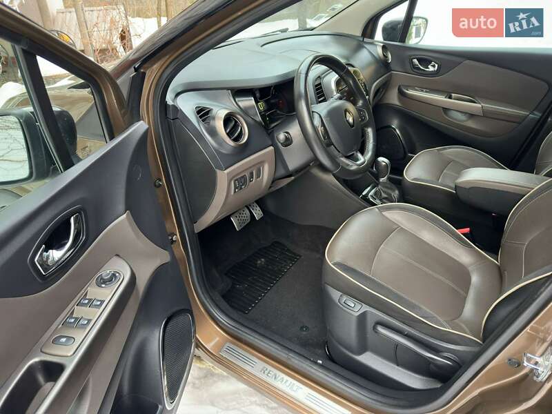 Позашляховик / Кросовер Renault Captur 2016 в Львові