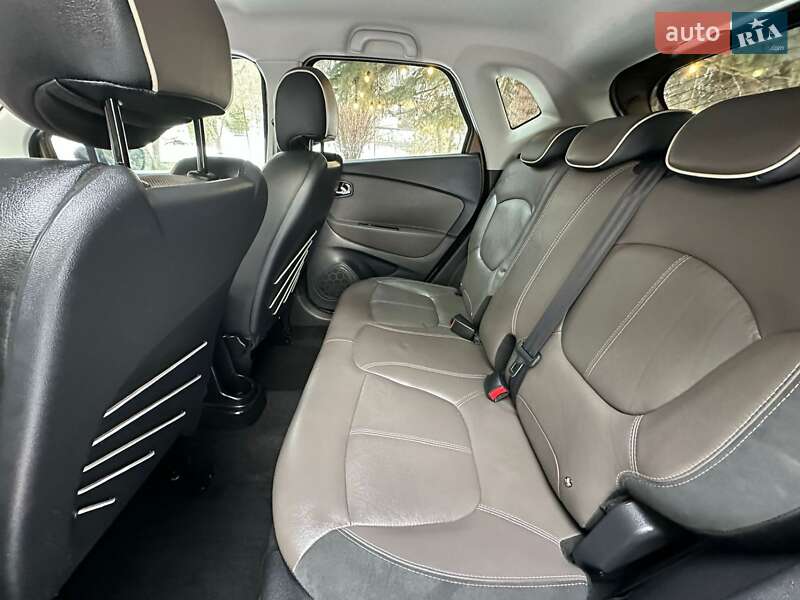 Позашляховик / Кросовер Renault Captur 2016 в Львові