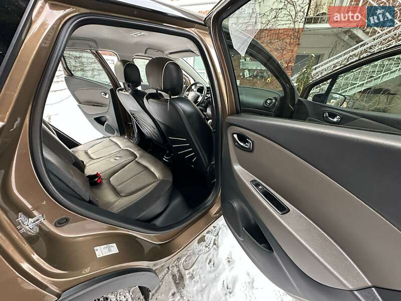 Позашляховик / Кросовер Renault Captur 2016 в Львові