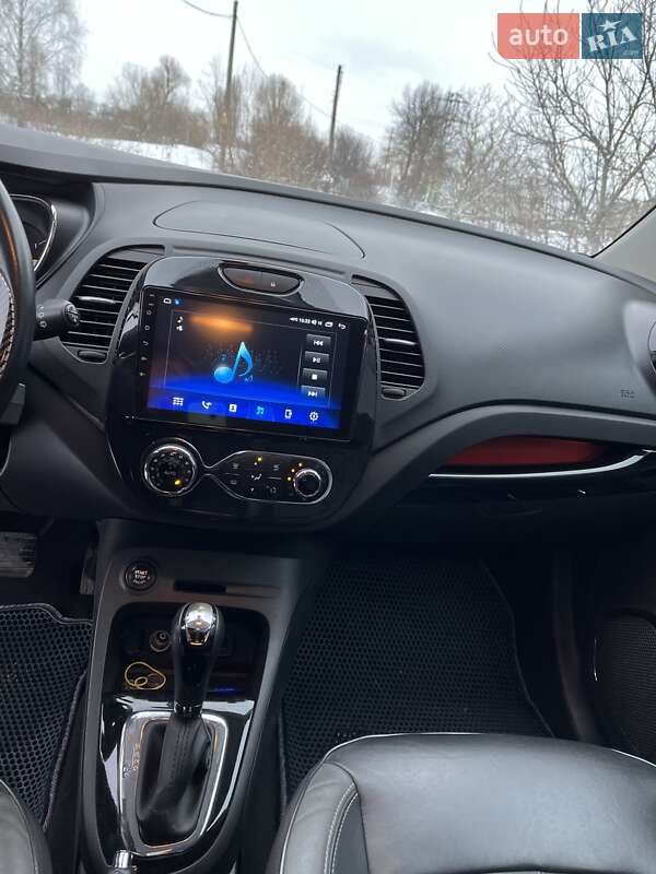 Внедорожник / Кроссовер Renault Captur 2015 в Барышевке