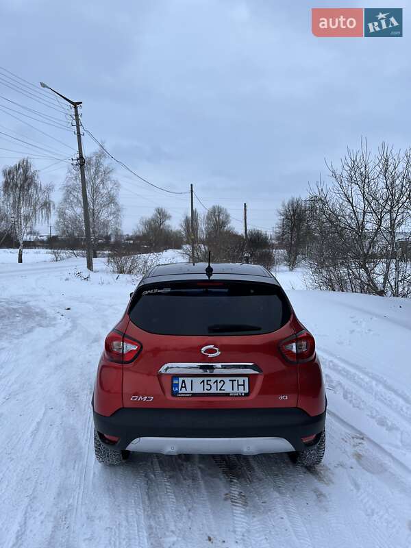 Внедорожник / Кроссовер Renault Captur 2015 в Барышевке