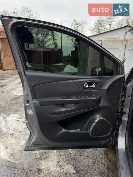 Позашляховик / Кросовер Renault Captur 2017 в Смілі