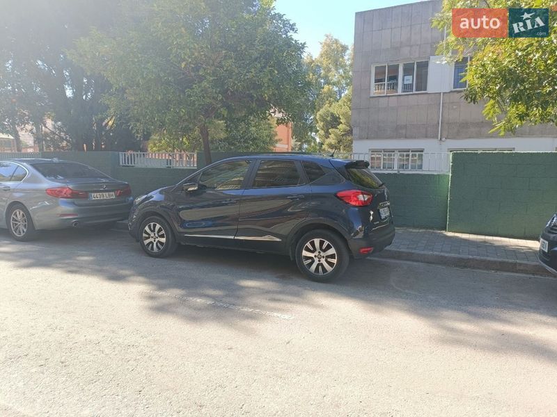 Позашляховик / Кросовер Renault Captur 2016 в Вишгороді