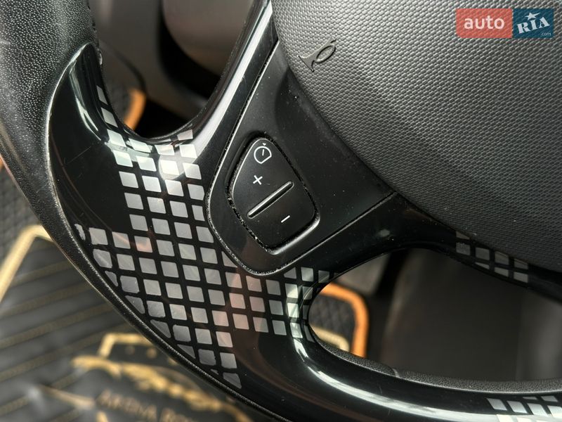 Внедорожник / Кроссовер Renault Captur 2015 в Харькове