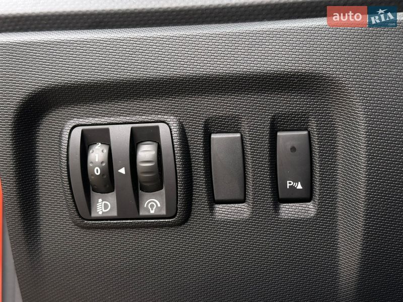 Внедорожник / Кроссовер Renault Captur 2015 в Харькове