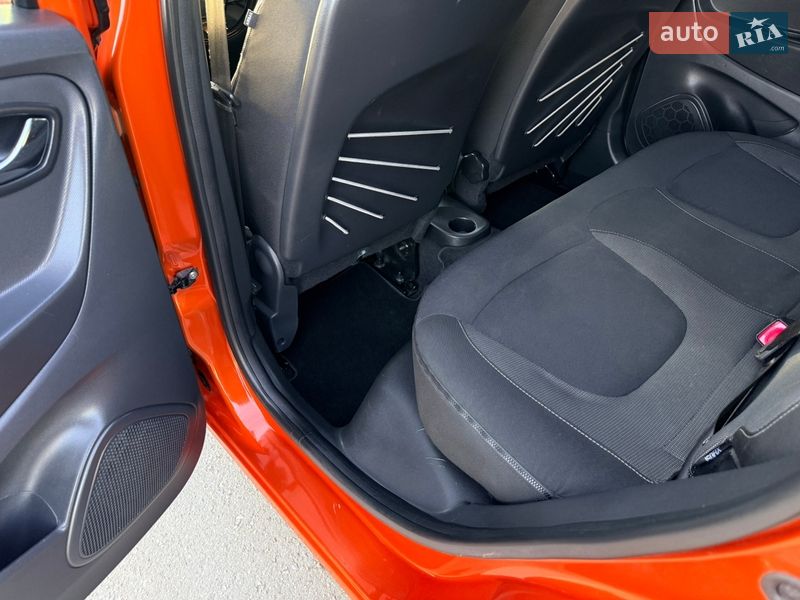 Внедорожник / Кроссовер Renault Captur 2015 в Краснограде