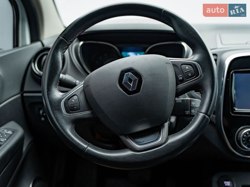 Внедорожник / Кроссовер Renault Captur 2019 в Киеве