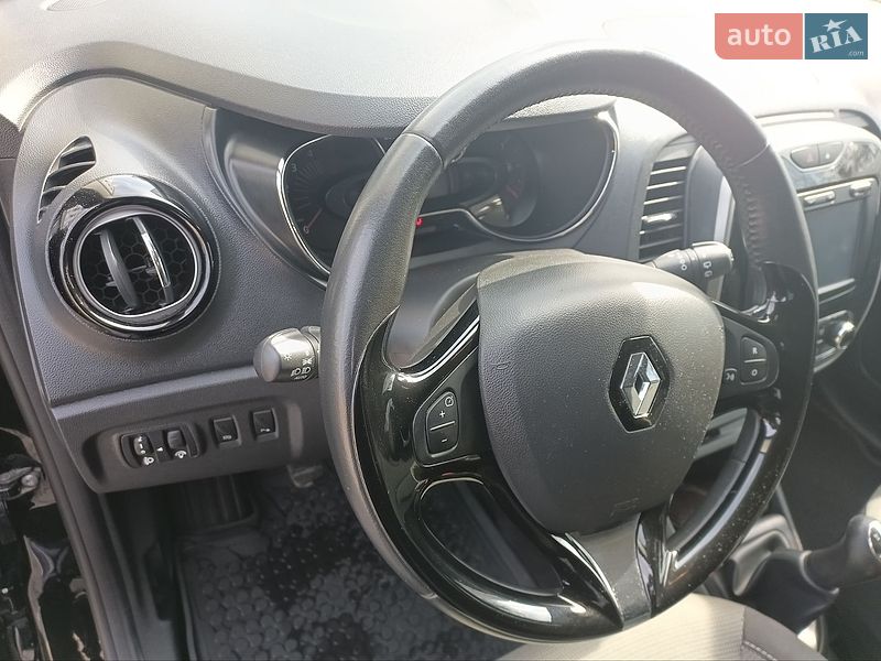 Внедорожник / Кроссовер Renault Captur 2017 в Ивано-Франковске