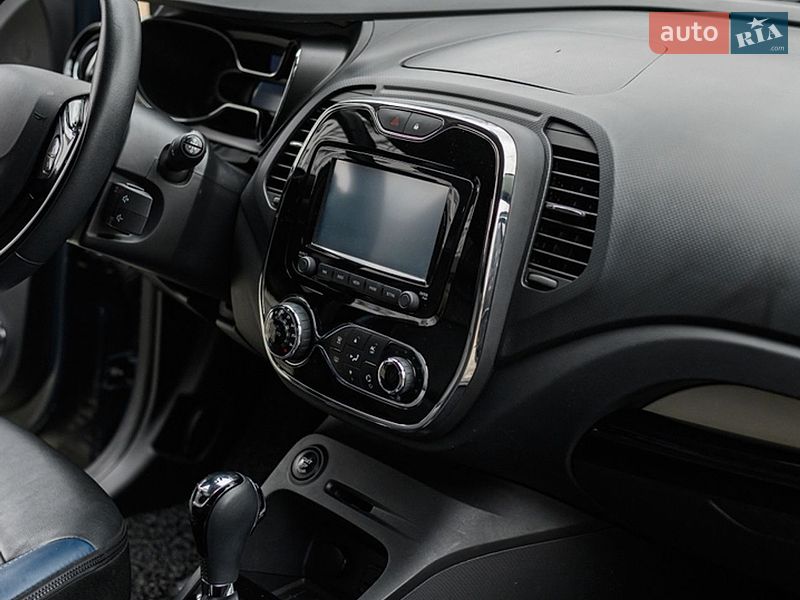 Внедорожник / Кроссовер Renault Captur 2015 в Новояворовске