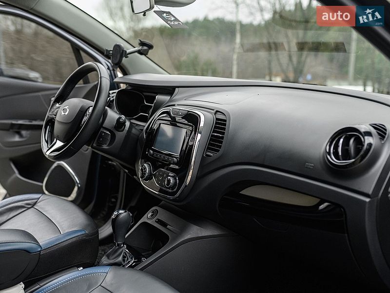 Внедорожник / Кроссовер Renault Captur 2015 в Новояворовске