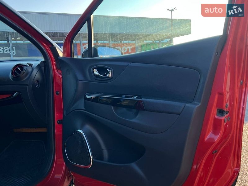 Позашляховик / Кросовер Renault Captur 2015 в Житомирі фото 17 Позашляховик / Кросовер Renault Captur 2015 в Житомирі