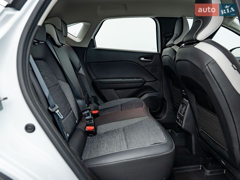 Внедорожник / Кроссовер Renault Captur 2023 в Киеве