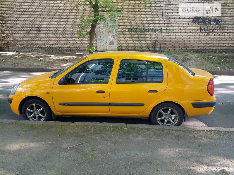 Седан Renault Clio Symbol 2003 в Киеве