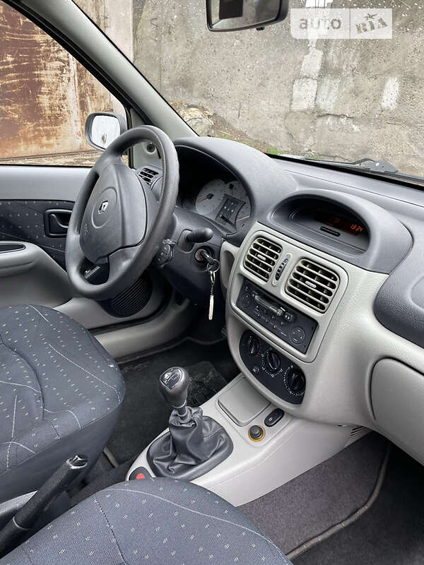 Седан Renault Clio Symbol 2003 в Одессе