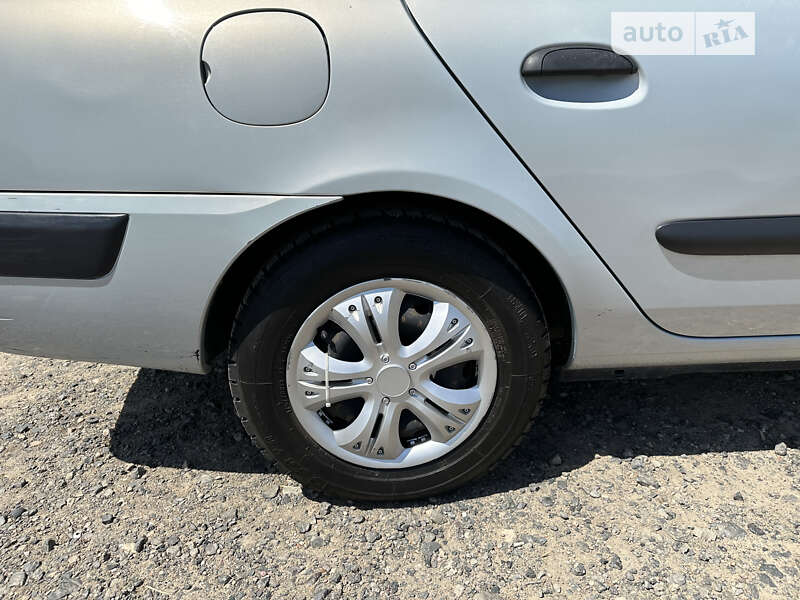 Седан Renault Clio Symbol 2003 в Одессе