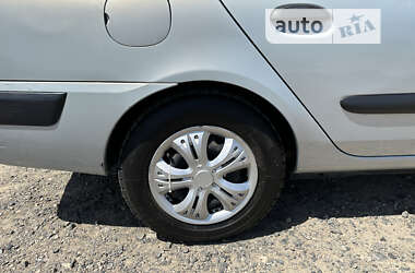 Седан Renault Clio Symbol 2003 в 
