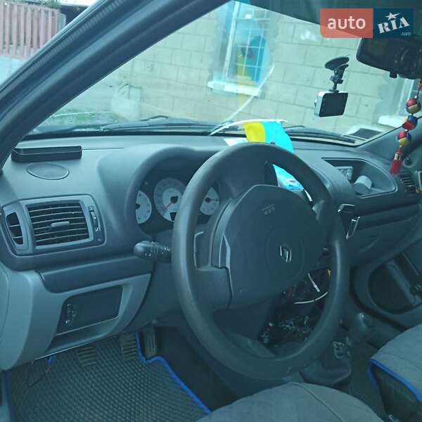 Седан Renault Clio Symbol 2006 в Вендичанах