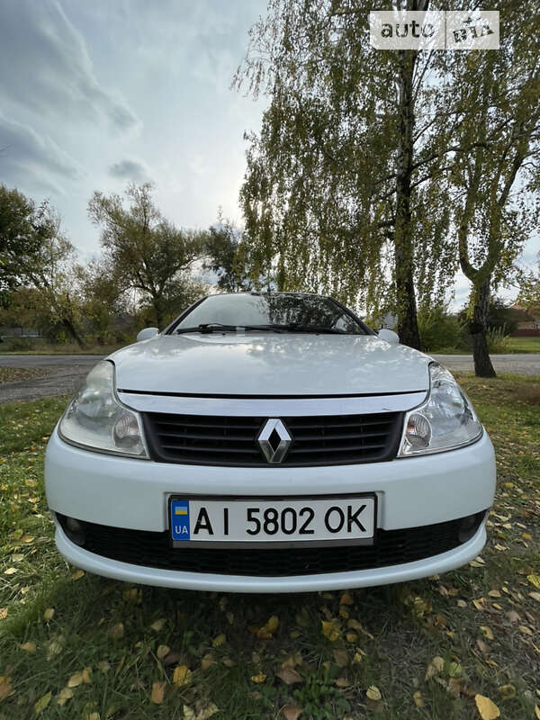 Renault Clio Symbol 2011