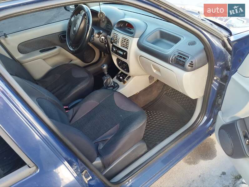 Седан Renault Clio Symbol 2005 в Киеве