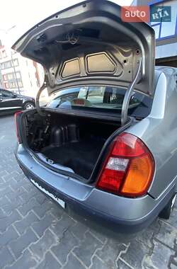 Седан Renault Clio Symbol 2004 в 