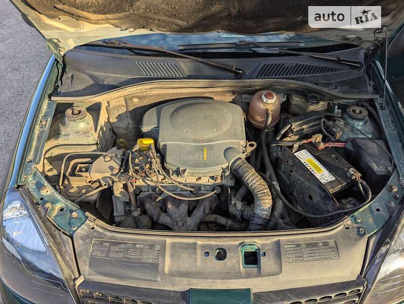 Седан Renault Clio Symbol 2003 в Ровно