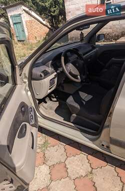 Седан Renault Clio Symbol 2003 в 
