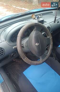 Седан Renault Clio Symbol 2001 в 
