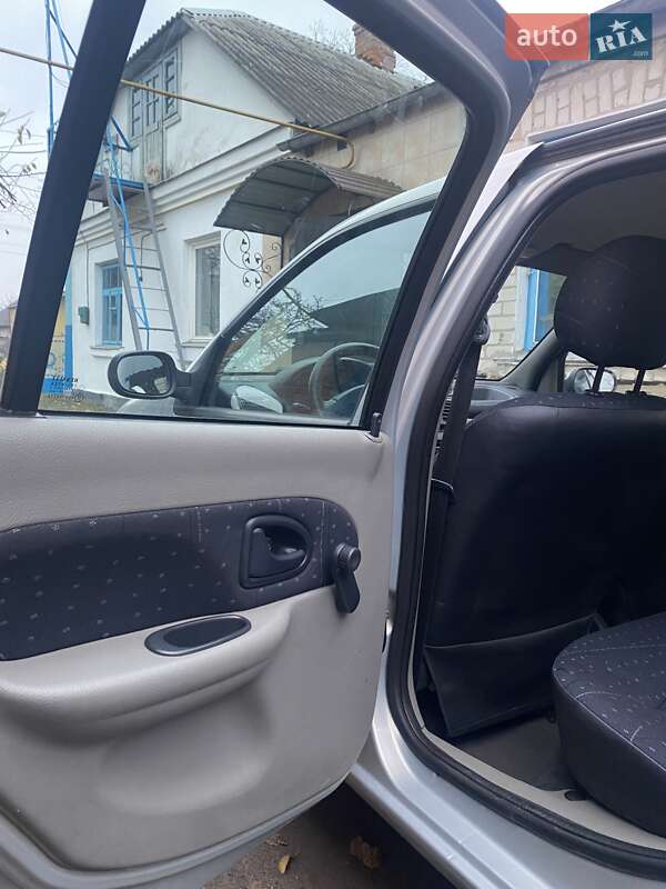 Седан Renault Clio Symbol 2004 в Ковеле