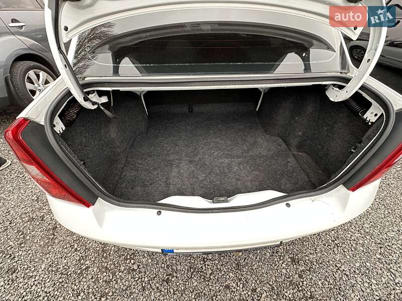 Седан Renault Clio Symbol 2008 в Днепре